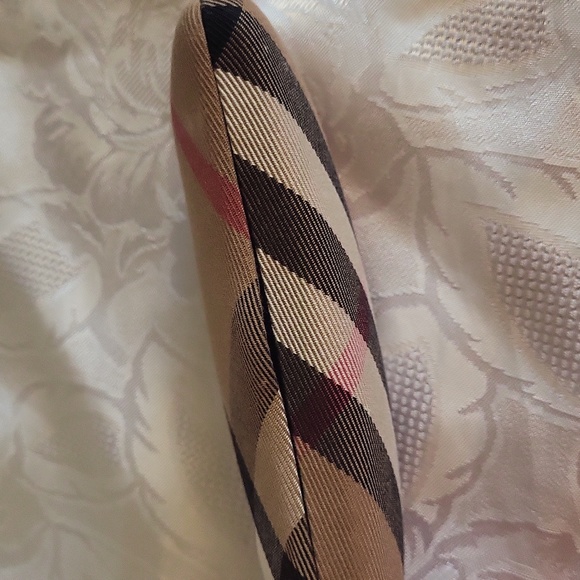 Burberry Glasses Case - Picture 3 of 4